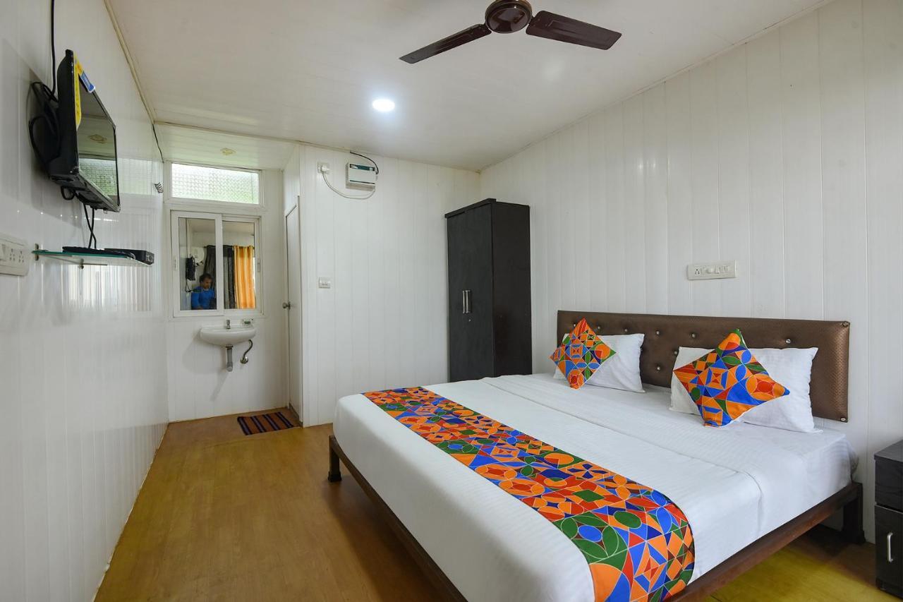 Отель Fabexpress Vincy Palace, Mandrem Beach Экстерьер фото