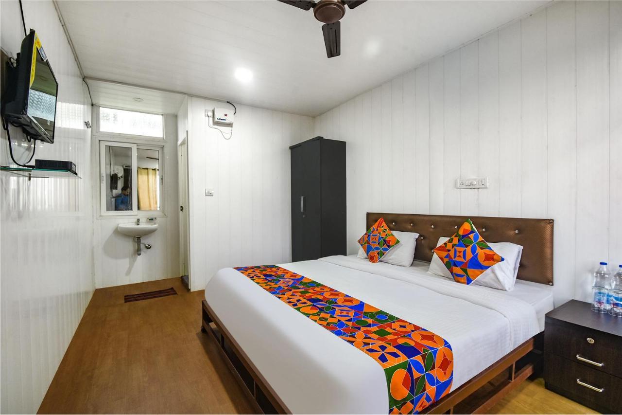 Отель Fabexpress Vincy Palace, Mandrem Beach Экстерьер фото