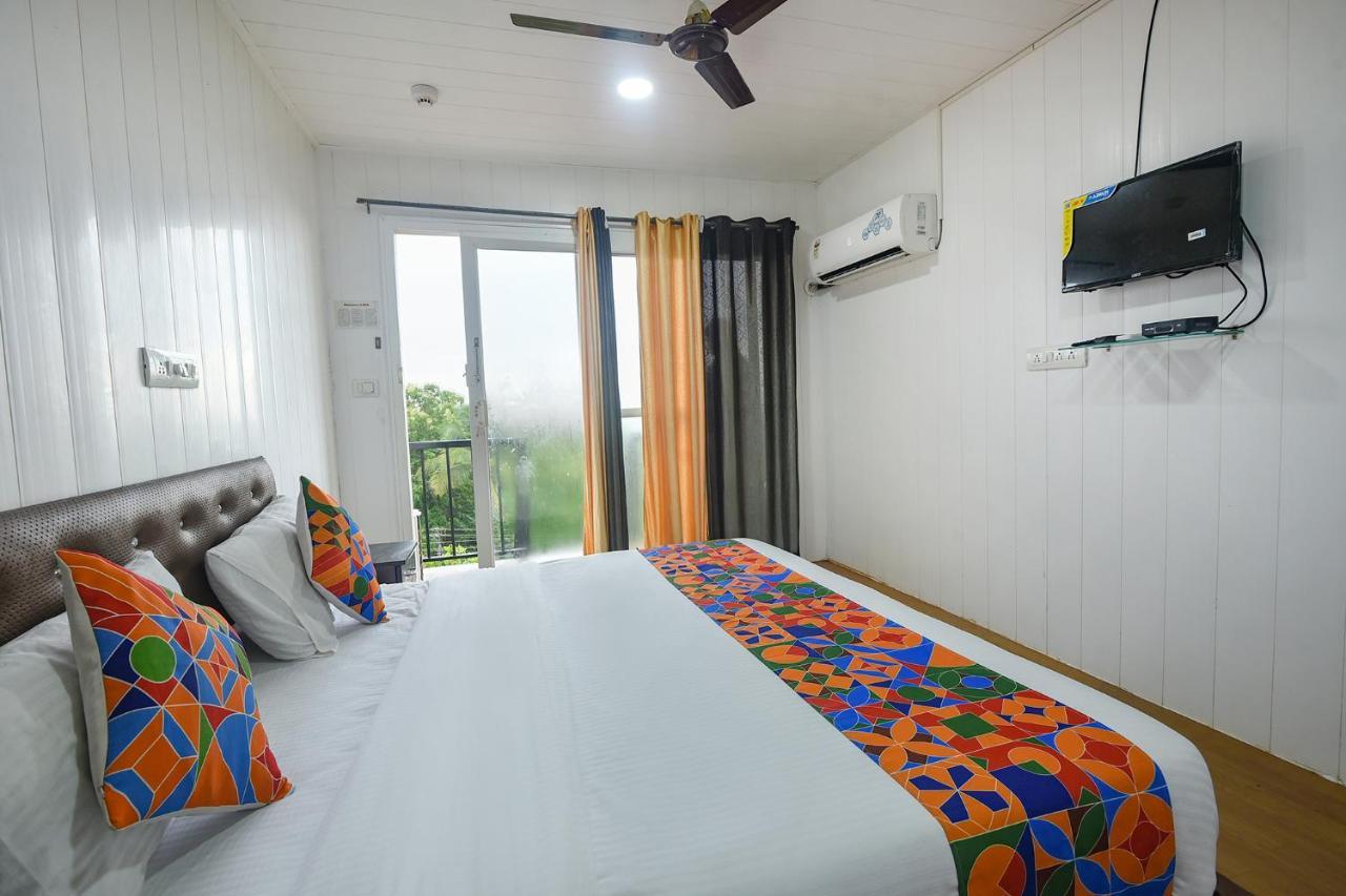 Отель Fabexpress Vincy Palace, Mandrem Beach Экстерьер фото